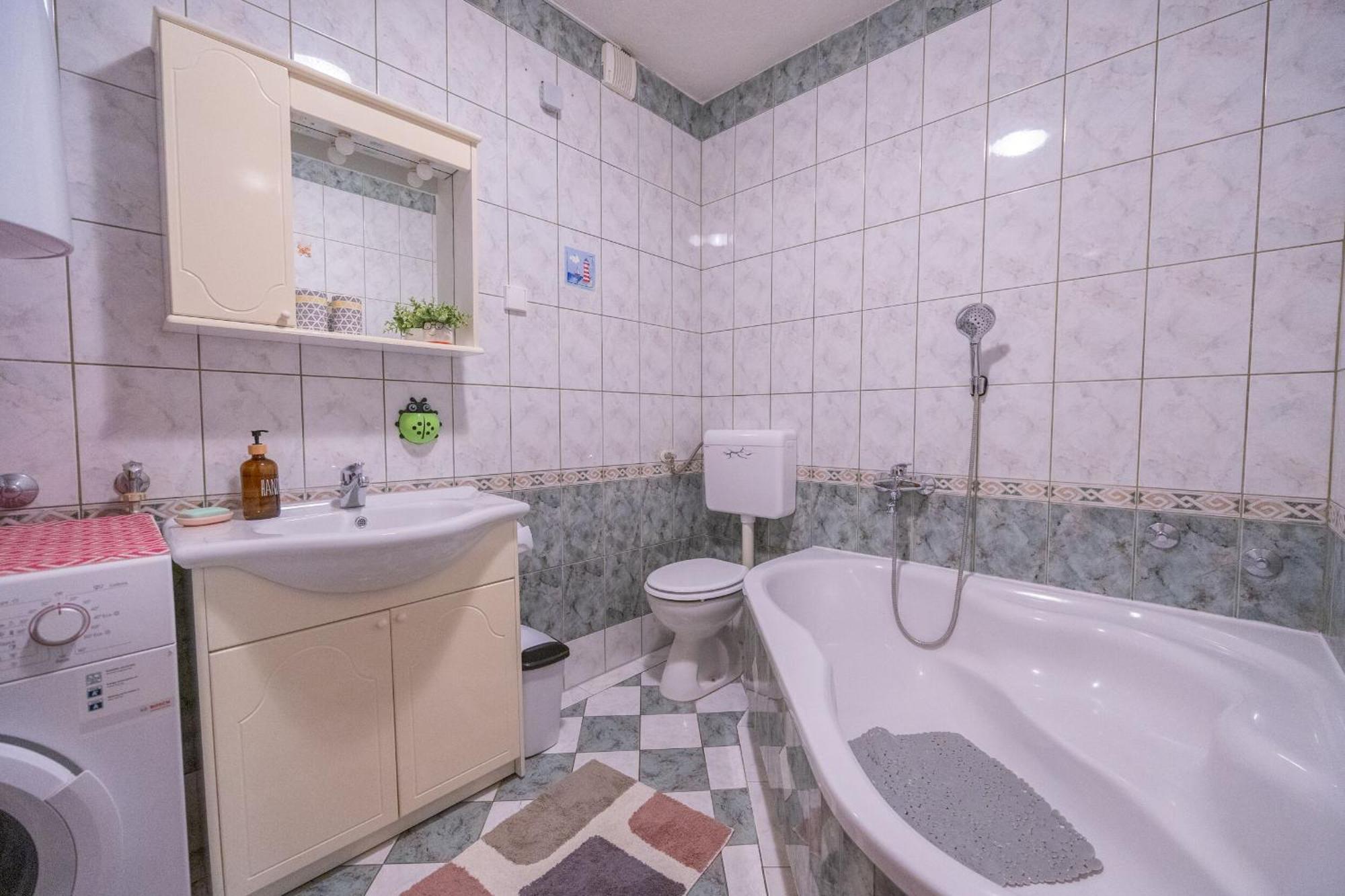 Apartments Tanja Baska Voda Ngoại thất bức ảnh