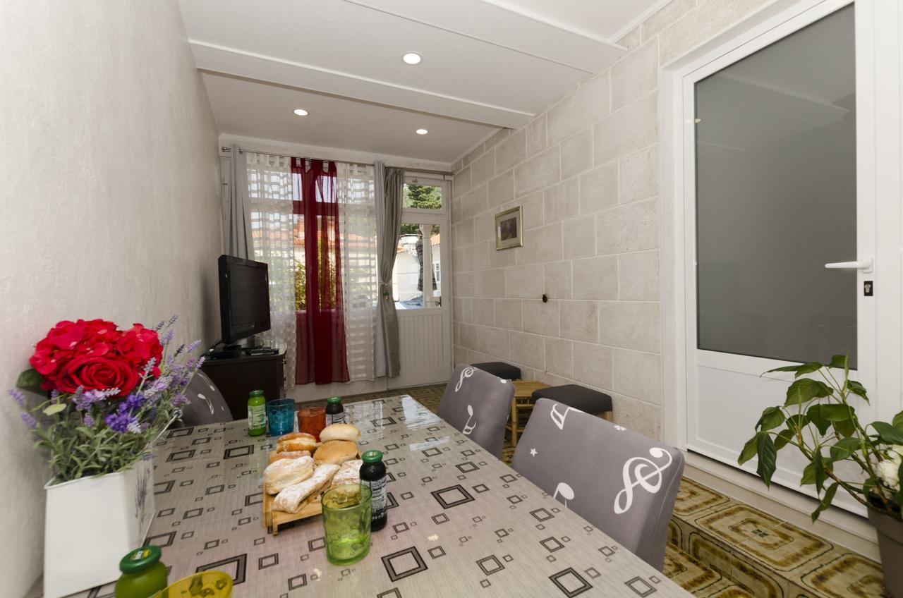 Apartments Tanja Baska Voda Phòng bức ảnh